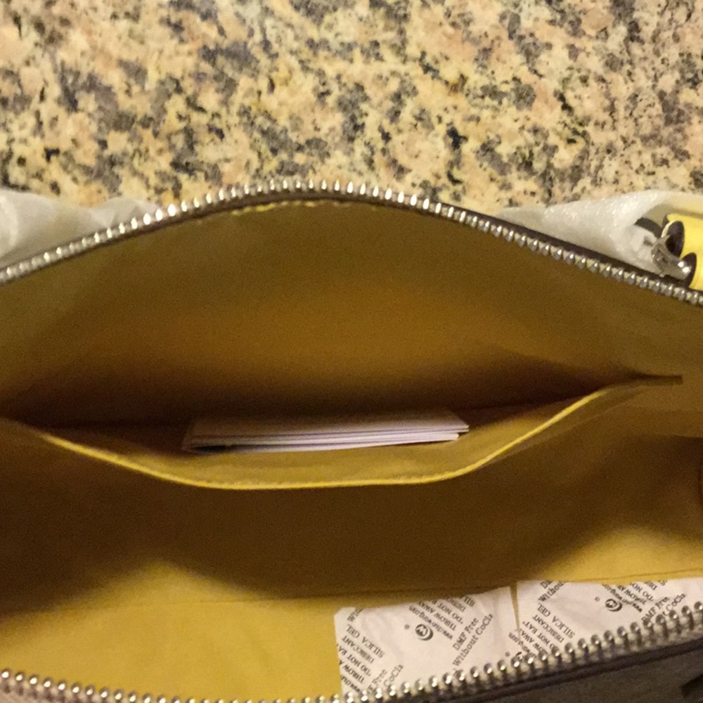NWT COACH zip tote